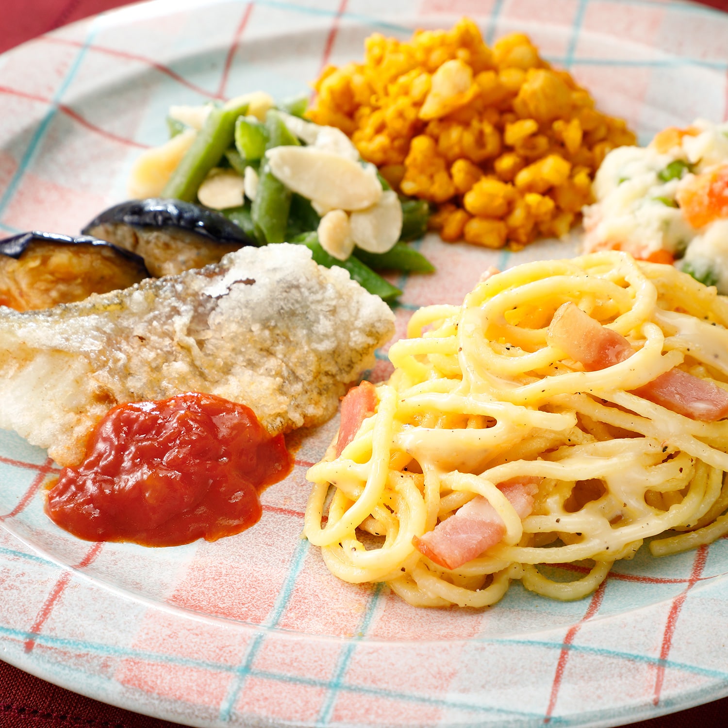 ニチレイのヘルシー食品 健康管理食 ダイエット食ウーディッシュ カルボナーラと白身魚のトマトソース 冷凍 ヘルシー食品のページです